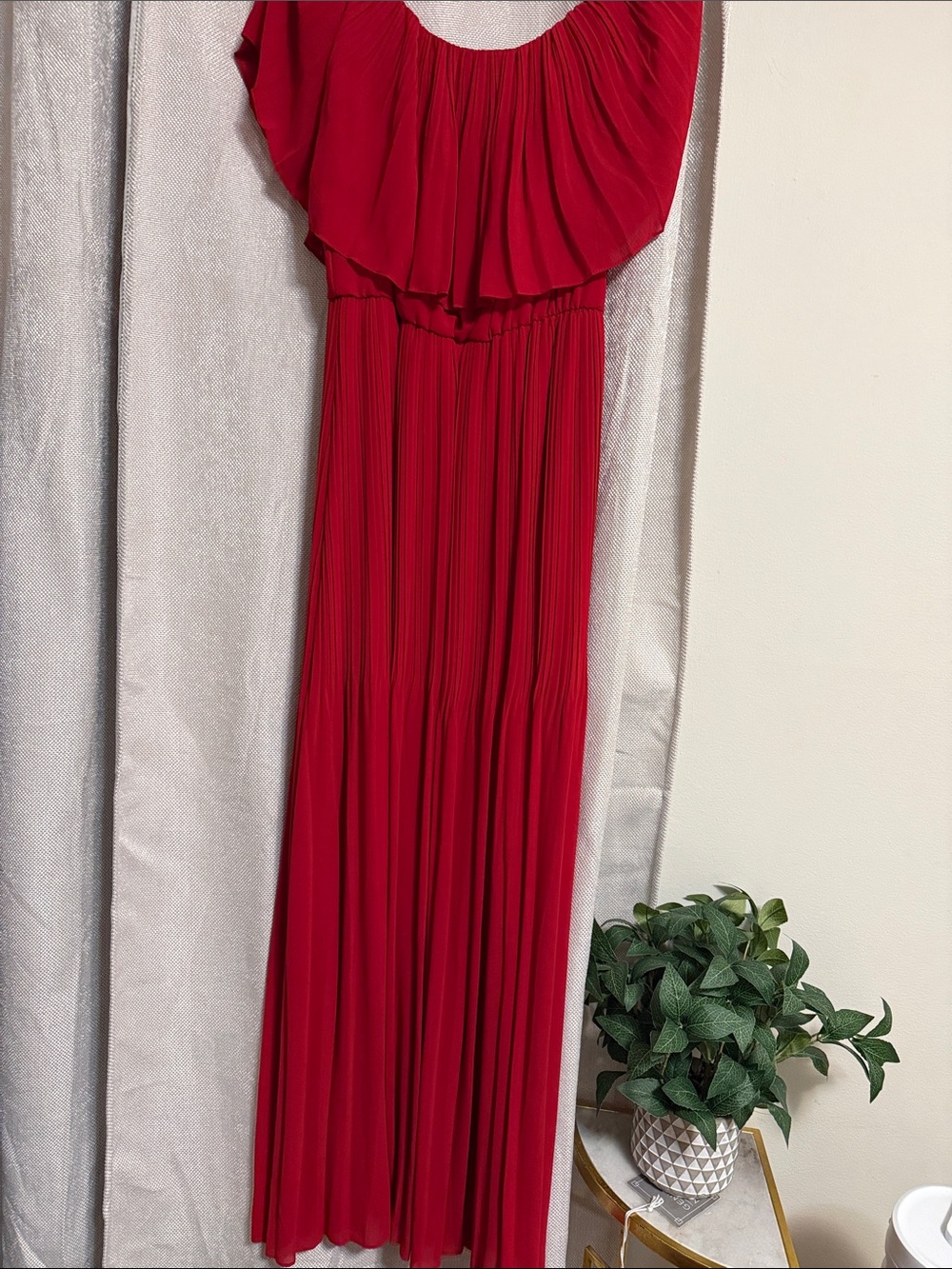 Elegant Red Pleated Ruffle Maxi Dress